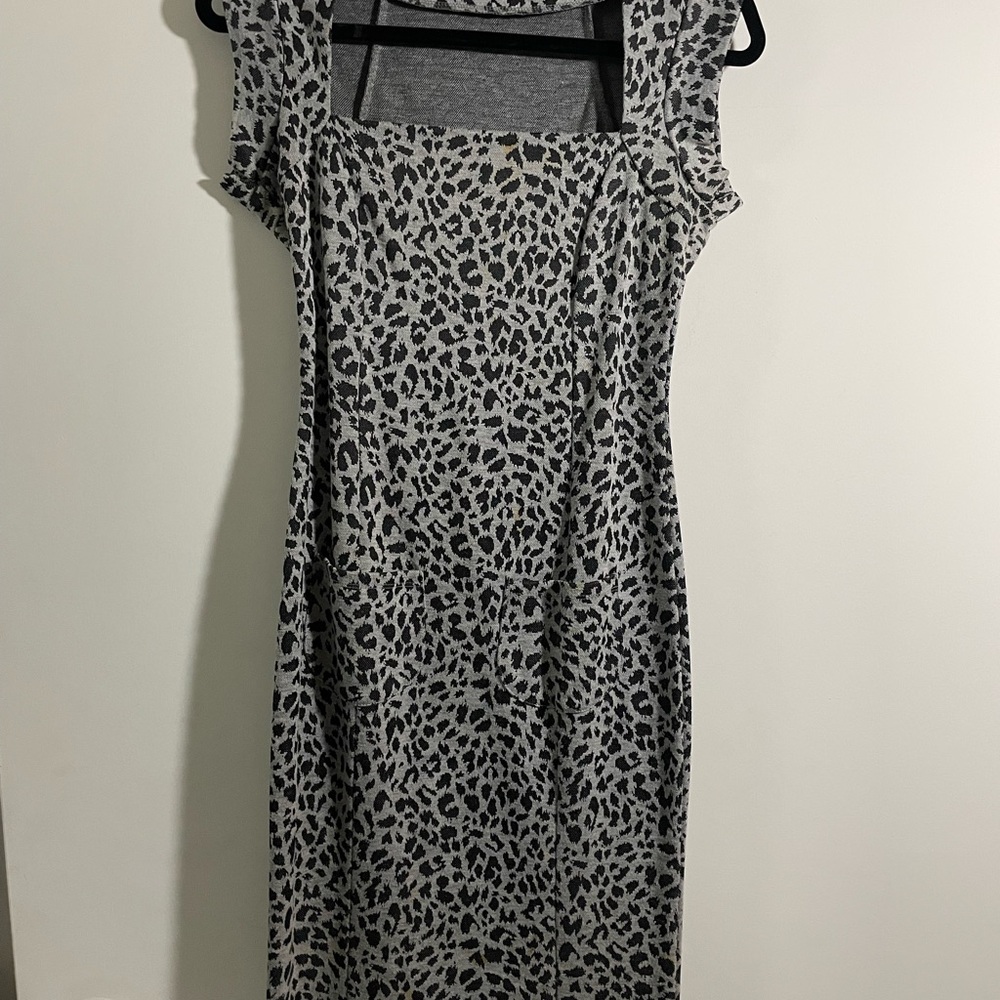 Necessary Objects Gray Leopard Print Midi Dress - image 1